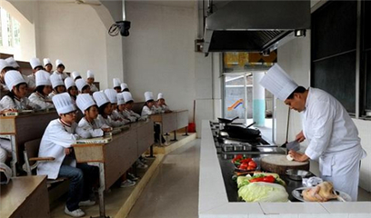 成都五月花烹飪學校 揭秘廚師專業核心課程與品牌管理之道